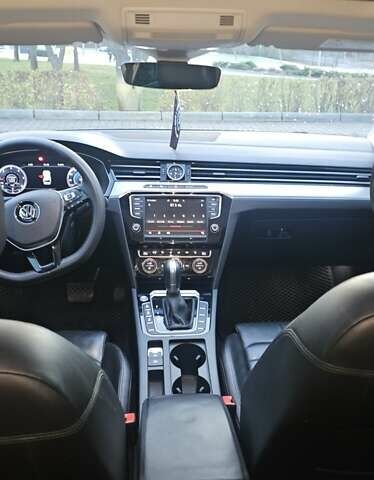 Синий Фольксваген Пассат, объемом двигателя 1.97 л и пробегом 333 тыс. км за 22900 $, фото 17 на Automoto.ua