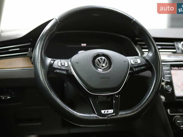 Синий Фольксваген Пассат, объемом двигателя 1.97 л и пробегом 237 тыс. км за 19899 $, фото 121 на Automoto.ua