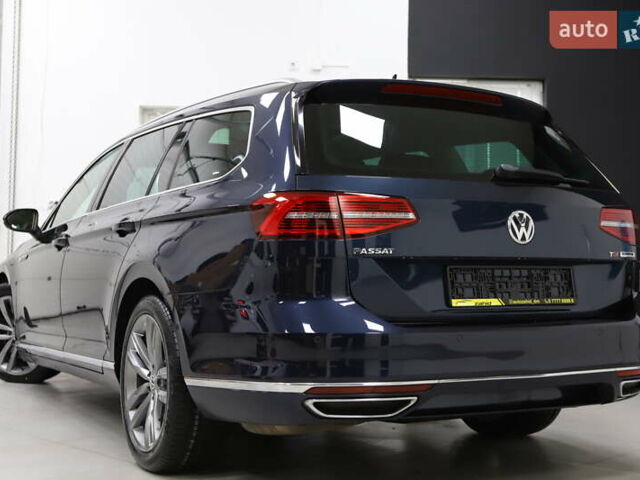 Синий Фольксваген Пассат, объемом двигателя 1.97 л и пробегом 237 тыс. км за 19899 $, фото 2 на Automoto.ua