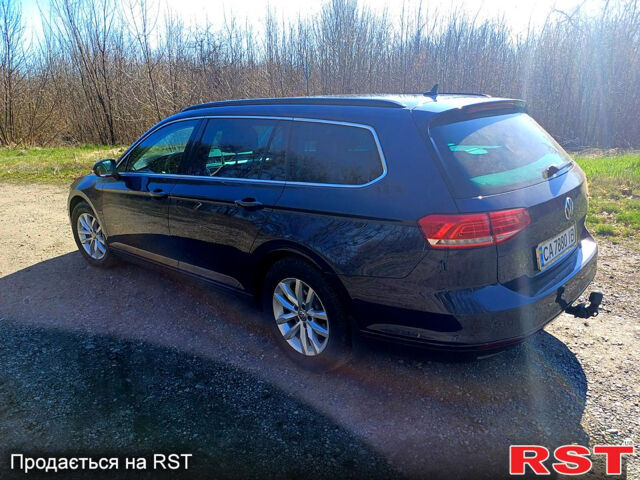 Синий Фольксваген Пассат, объемом двигателя 2 л и пробегом 243 тыс. км за 13500 $, фото 6 на Automoto.ua