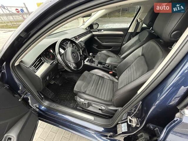 Синий Фольксваген Пассат, объемом двигателя 1.97 л и пробегом 293 тыс. км за 14500 $, фото 15 на Automoto.ua