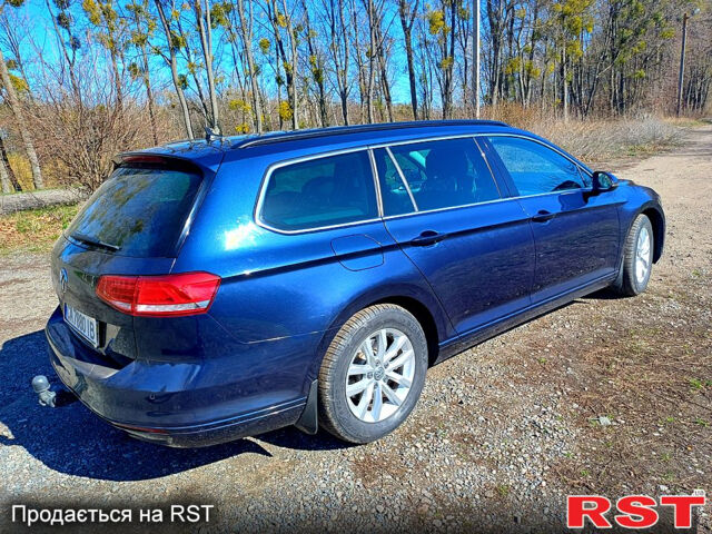 Синий Фольксваген Пассат, объемом двигателя 2 л и пробегом 243 тыс. км за 13500 $, фото 4 на Automoto.ua