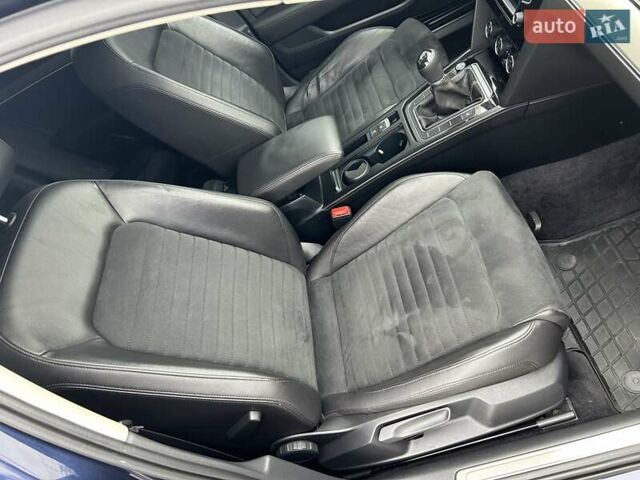 Синий Фольксваген Пассат, объемом двигателя 1.97 л и пробегом 293 тыс. км за 14500 $, фото 29 на Automoto.ua