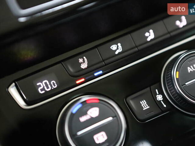 Синий Фольксваген Пассат, объемом двигателя 1.97 л и пробегом 237 тыс. км за 19899 $, фото 96 на Automoto.ua