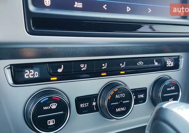 Синий Фольксваген Пассат, объемом двигателя 1.97 л и пробегом 191 тыс. км за 14200 $, фото 17 на Automoto.ua