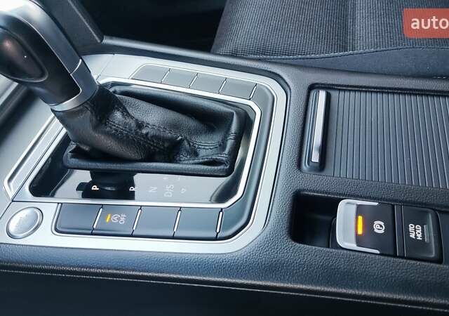 Синий Фольксваген Пассат, объемом двигателя 1.97 л и пробегом 191 тыс. км за 14200 $, фото 14 на Automoto.ua