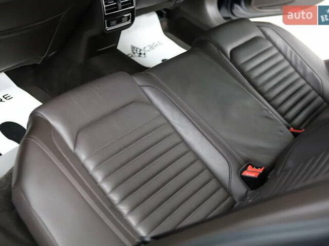 Синий Фольксваген Пассат, объемом двигателя 1.97 л и пробегом 237 тыс. км за 19899 $, фото 117 на Automoto.ua