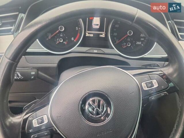 Синий Фольксваген Пассат, объемом двигателя 1.97 л и пробегом 241 тыс. км за 16777 $, фото 21 на Automoto.ua