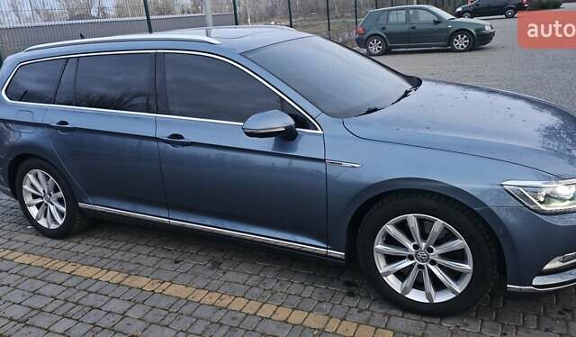Синий Фольксваген Пассат, объемом двигателя 1.97 л и пробегом 333 тыс. км за 22900 $, фото 4 на Automoto.ua