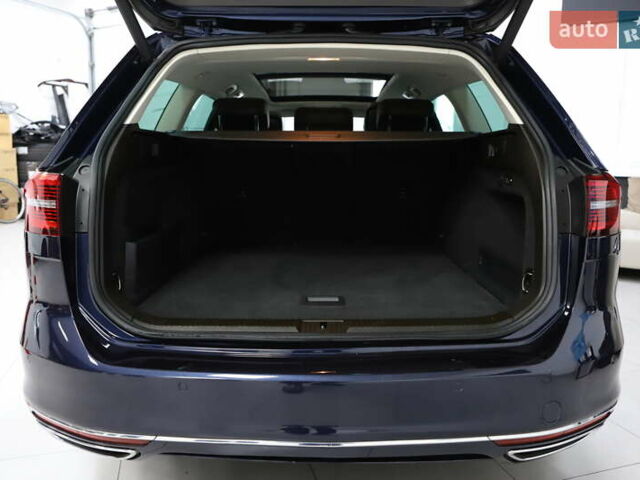 Синий Фольксваген Пассат, объемом двигателя 1.97 л и пробегом 237 тыс. км за 19899 $, фото 52 на Automoto.ua