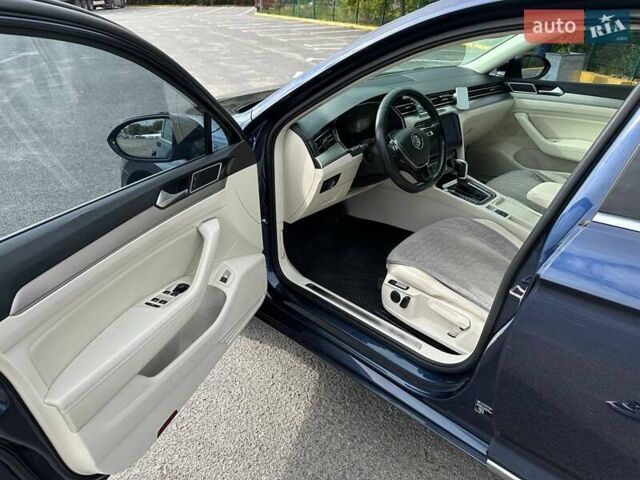 Синий Фольксваген Пассат, объемом двигателя 1.97 л и пробегом 320 тыс. км за 15300 $, фото 17 на Automoto.ua