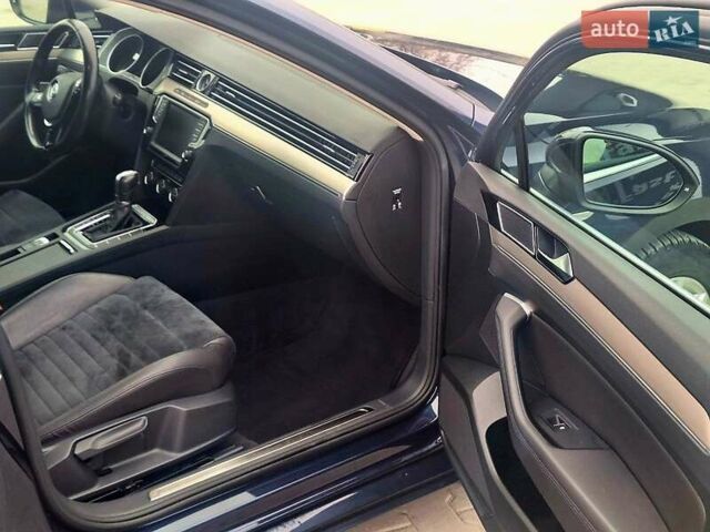 Синий Фольксваген Пассат, объемом двигателя 1.97 л и пробегом 241 тыс. км за 16777 $, фото 12 на Automoto.ua