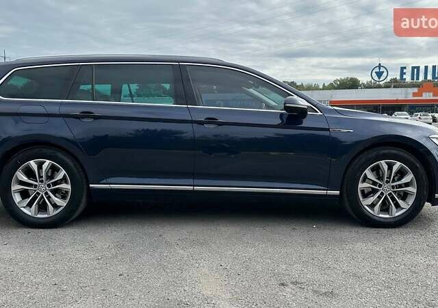 Синій Фольксваген Пассат, об'ємом двигуна 2 л та пробігом 325 тис. км за 14800 $, фото 4 на Automoto.ua