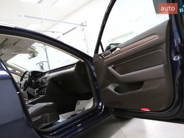 Синий Фольксваген Пассат, объемом двигателя 1.97 л и пробегом 237 тыс. км за 19899 $, фото 104 на Automoto.ua