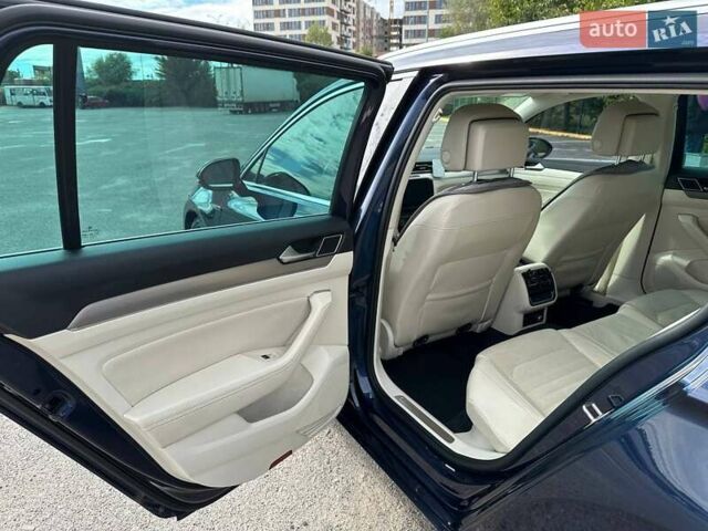 Синий Фольксваген Пассат, объемом двигателя 2 л и пробегом 325 тыс. км за 14800 $, фото 16 на Automoto.ua