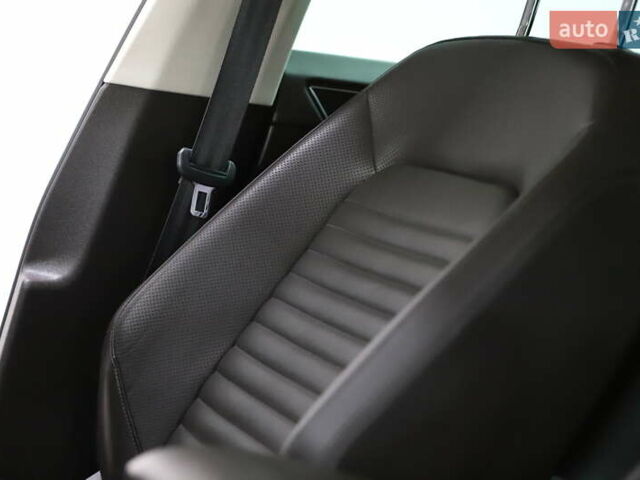 Синий Фольксваген Пассат, объемом двигателя 1.97 л и пробегом 237 тыс. км за 19899 $, фото 80 на Automoto.ua