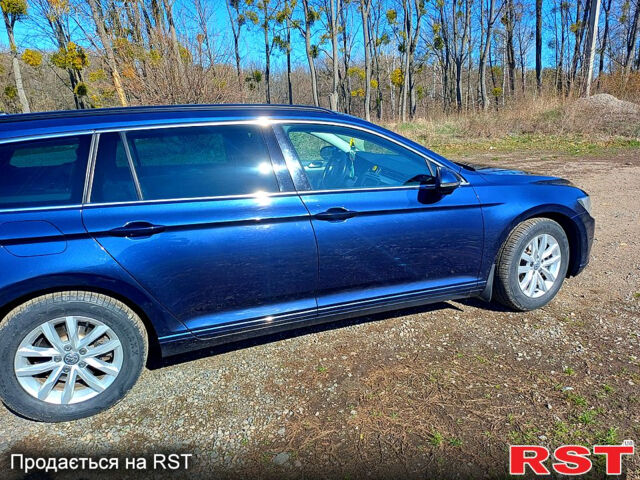 Синий Фольксваген Пассат, объемом двигателя 2 л и пробегом 243 тыс. км за 13500 $, фото 1 на Automoto.ua