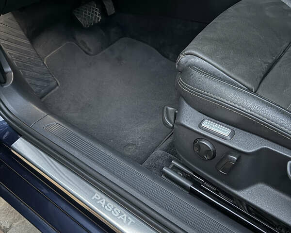 Синій Фольксваген Пассат, об'ємом двигуна 1.97 л та пробігом 317 тис. км за 14500 $, фото 21 на Automoto.ua