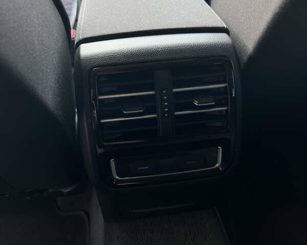 Синій Фольксваген Пассат, об'ємом двигуна 2 л та пробігом 230 тис. км за 15300 $, фото 26 на Automoto.ua