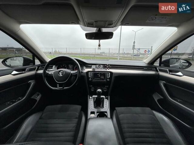 Синий Фольксваген Пассат, объемом двигателя 1.97 л и пробегом 293 тыс. км за 14500 $, фото 4 на Automoto.ua