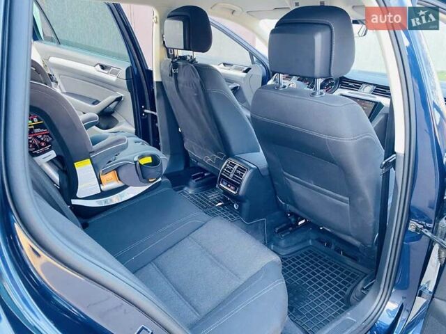 Синій Фольксваген Пассат, об'ємом двигуна 1.97 л та пробігом 300 тис. км за 13500 $, фото 19 на Automoto.ua