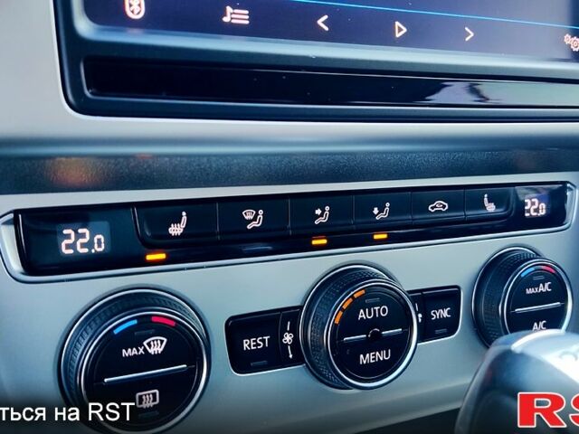 Синий Фольксваген Пассат, объемом двигателя 2 л и пробегом 191 тыс. км за 14200 $, фото 10 на Automoto.ua