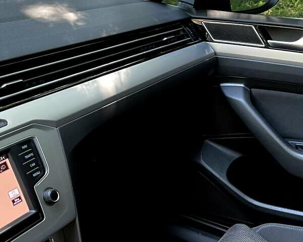 Синий Фольксваген Пассат, объемом двигателя 2 л и пробегом 236 тыс. км за 15700 $, фото 37 на Automoto.ua