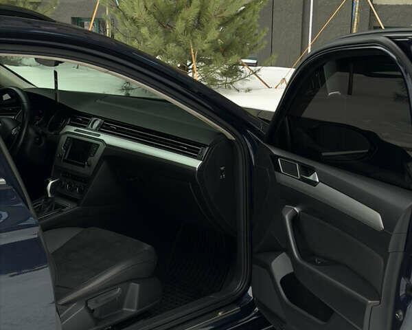 Синий Фольксваген Пассат, объемом двигателя 1.97 л и пробегом 317 тыс. км за 14450 $, фото 16 на Automoto.ua