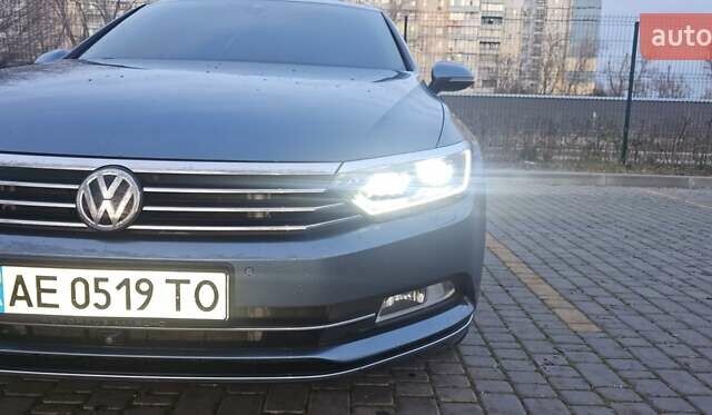 Синий Фольксваген Пассат, объемом двигателя 1.97 л и пробегом 333 тыс. км за 22900 $, фото 23 на Automoto.ua