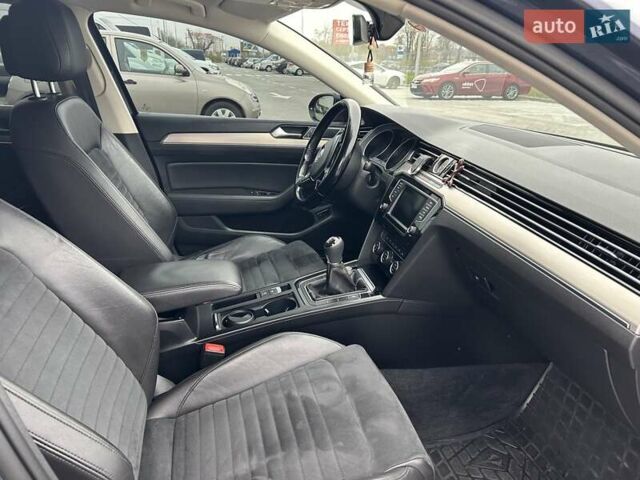 Синий Фольксваген Пассат, объемом двигателя 1.97 л и пробегом 293 тыс. км за 14500 $, фото 31 на Automoto.ua