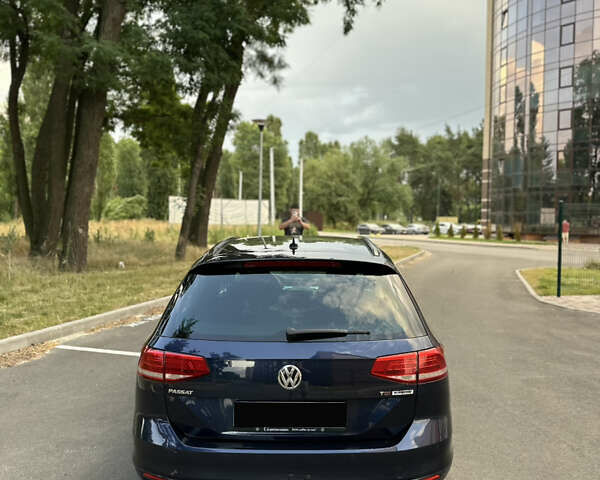 Синий Фольксваген Пассат, объемом двигателя 1.6 л и пробегом 219 тыс. км за 15200 $, фото 10 на Automoto.ua