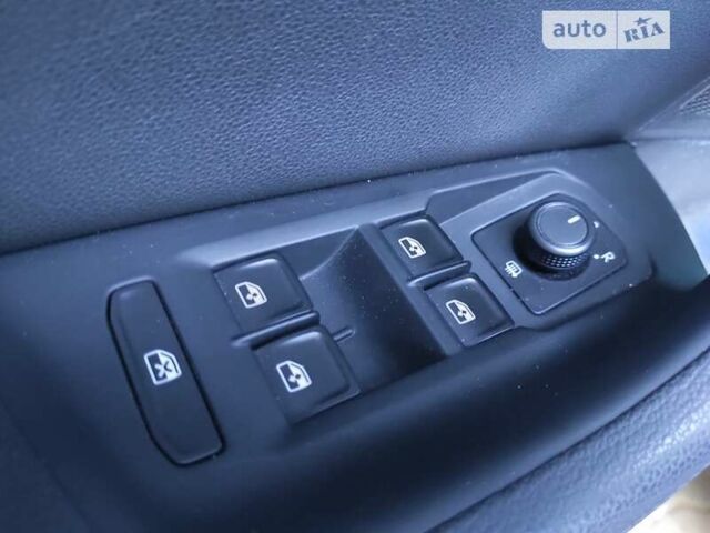 Синий Фольксваген Пассат, объемом двигателя 1.97 л и пробегом 225 тыс. км за 16300 $, фото 41 на Automoto.ua