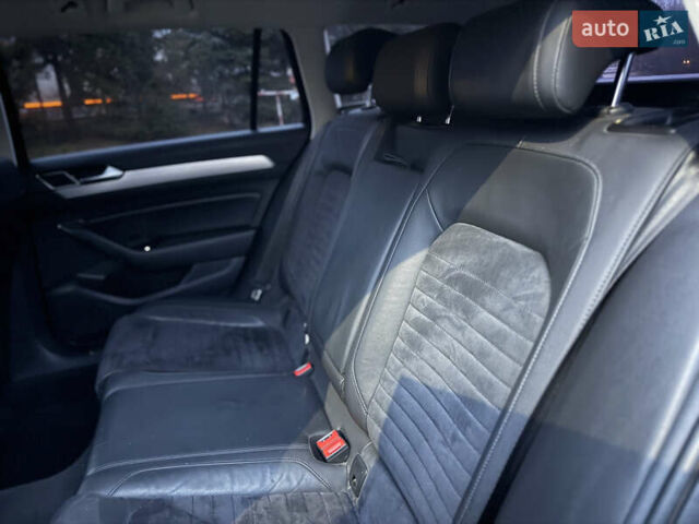 Синій Фольксваген Пассат, об'ємом двигуна 2 л та пробігом 294 тис. км за 15200 $, фото 42 на Automoto.ua