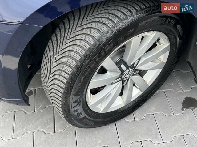 Синий Фольксваген Пассат, объемом двигателя 1.97 л и пробегом 218 тыс. км за 17500 $, фото 30 на Automoto.ua