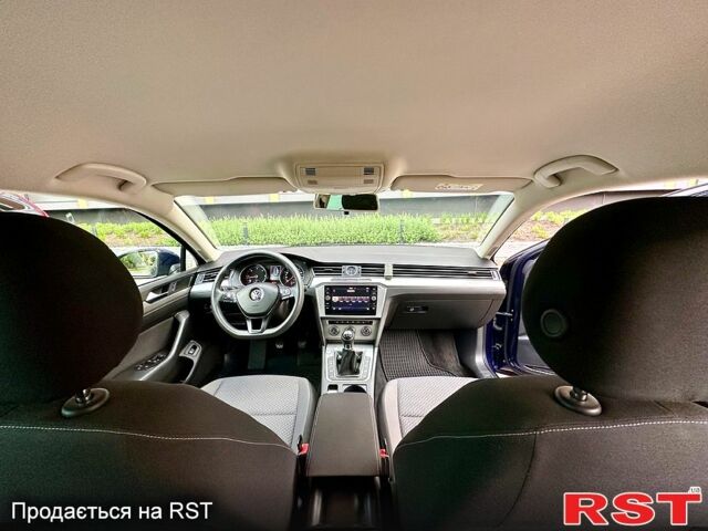 Синій Фольксваген Пассат, об'ємом двигуна 1.6 л та пробігом 280 тис. км за 13500 $, фото 12 на Automoto.ua