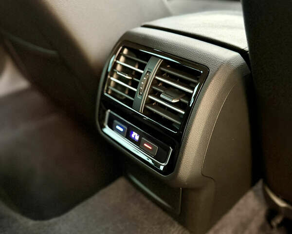 Фольксваген Пассат 2017 в Житомире на Automoto.ua Синий Фольксваген Пассат, объемом двигателя 2 л и пробегом 266 тыс. км за 17600 $, фото 36 на Automoto.ua