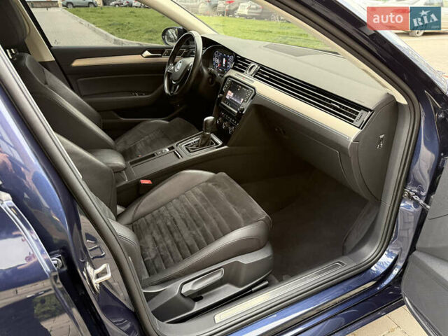 Фольксваген Пассат 2017 в Житомире на Automoto.ua Синий Фольксваген Пассат, объемом двигателя 2 л и пробегом 266 тыс. км за 17600 $, фото 25 на Automoto.ua