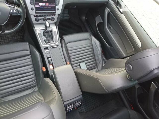 Синий Фольксваген Пассат, объемом двигателя 1.97 л и пробегом 225 тыс. км за 16300 $, фото 49 на Automoto.ua