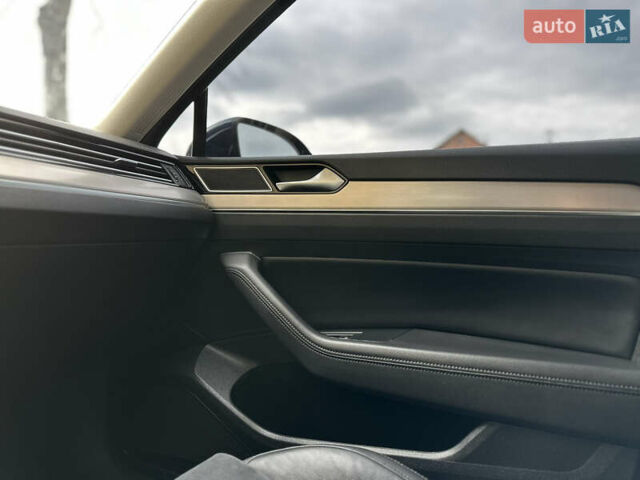 Синий Фольксваген Пассат, объемом двигателя 2 л и пробегом 289 тыс. км за 16799 $, фото 42 на Automoto.ua