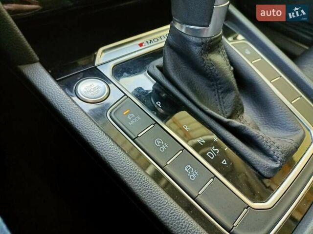 Синий Фольксваген Пассат, объемом двигателя 1.97 л и пробегом 227 тыс. км за 18999 $, фото 62 на Automoto.ua