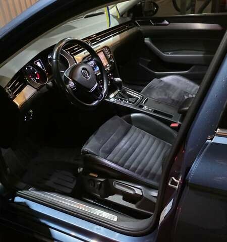 Синий Фольксваген Пассат, объемом двигателя 1.97 л и пробегом 300 тыс. км за 18500 $, фото 9 на Automoto.ua