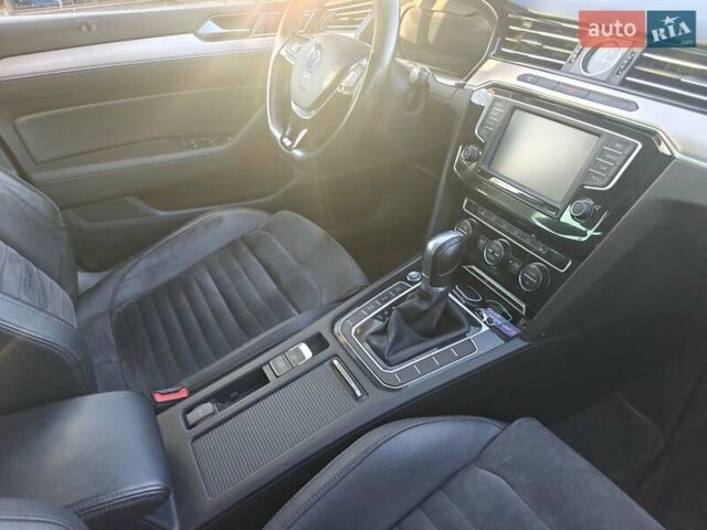 Синий Фольксваген Пассат, объемом двигателя 1.97 л и пробегом 332 тыс. км за 15500 $, фото 9 на Automoto.ua