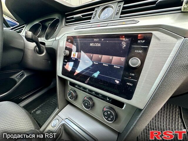 Синій Фольксваген Пассат, об'ємом двигуна 1.6 л та пробігом 280 тис. км за 13500 $, фото 10 на Automoto.ua