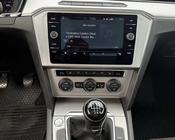 Фольксваген Пассат 2017 в Львове на Automoto.ua Синий Фольксваген Пассат, объемом двигателя 1.97 л и пробегом 217 тыс. км за 15800 $, фото 30 на Automoto.ua