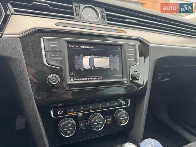 Синий Фольксваген Пассат, объемом двигателя 2 л и пробегом 332 тыс. км за 15990 $, фото 25 на Automoto.ua