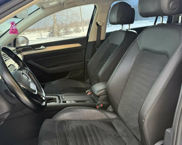 Синий Фольксваген Пассат, объемом двигателя 2 л и пробегом 255 тыс. км за 16400 $, фото 32 на Automoto.ua