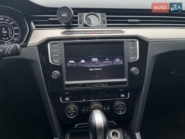 Синий Фольксваген Пассат, объемом двигателя 1.97 л и пробегом 269 тыс. км за 16700 $, фото 19 на Automoto.ua