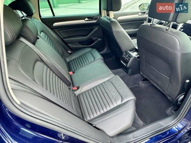 Синий Фольксваген Пассат, объемом двигателя 1.97 л и пробегом 218 тыс. км за 17500 $, фото 20 на Automoto.ua