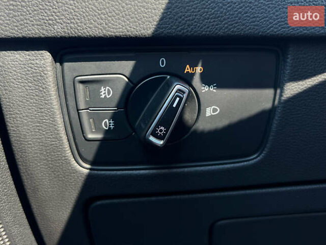 Синий Фольксваген Пассат, объемом двигателя 1.6 л и пробегом 197 тыс. км за 17500 $, фото 18 на Automoto.ua