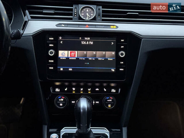 Синій Фольксваген Пассат, об'ємом двигуна 2 л та пробігом 294 тис. км за 15200 $, фото 41 на Automoto.ua